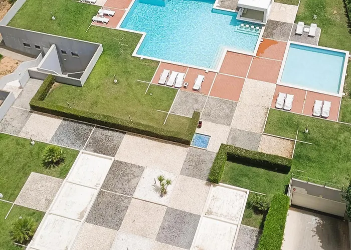 Rocha Tower 5a * Portimão